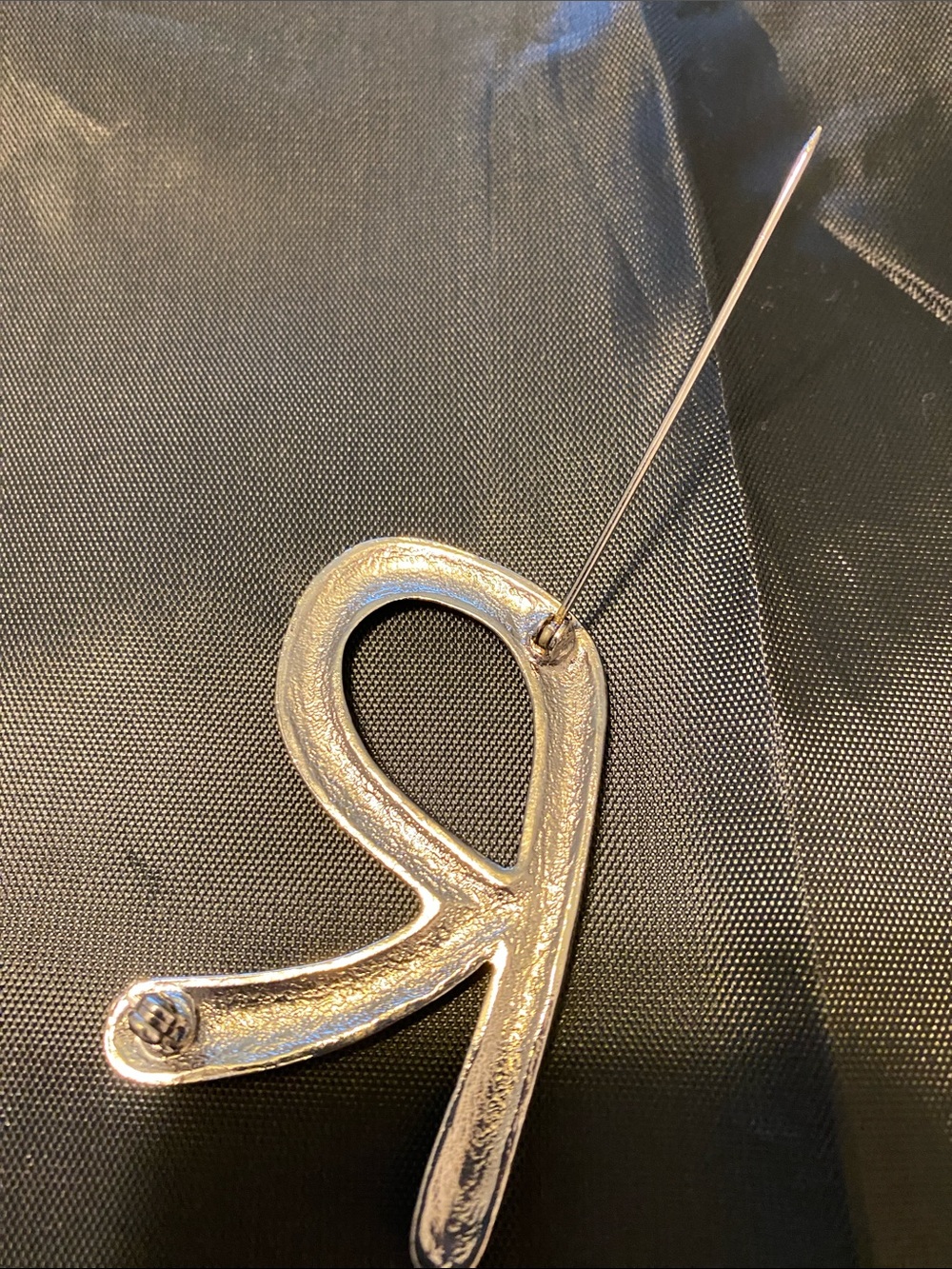 Letter R Pin - Picture 4 of 6